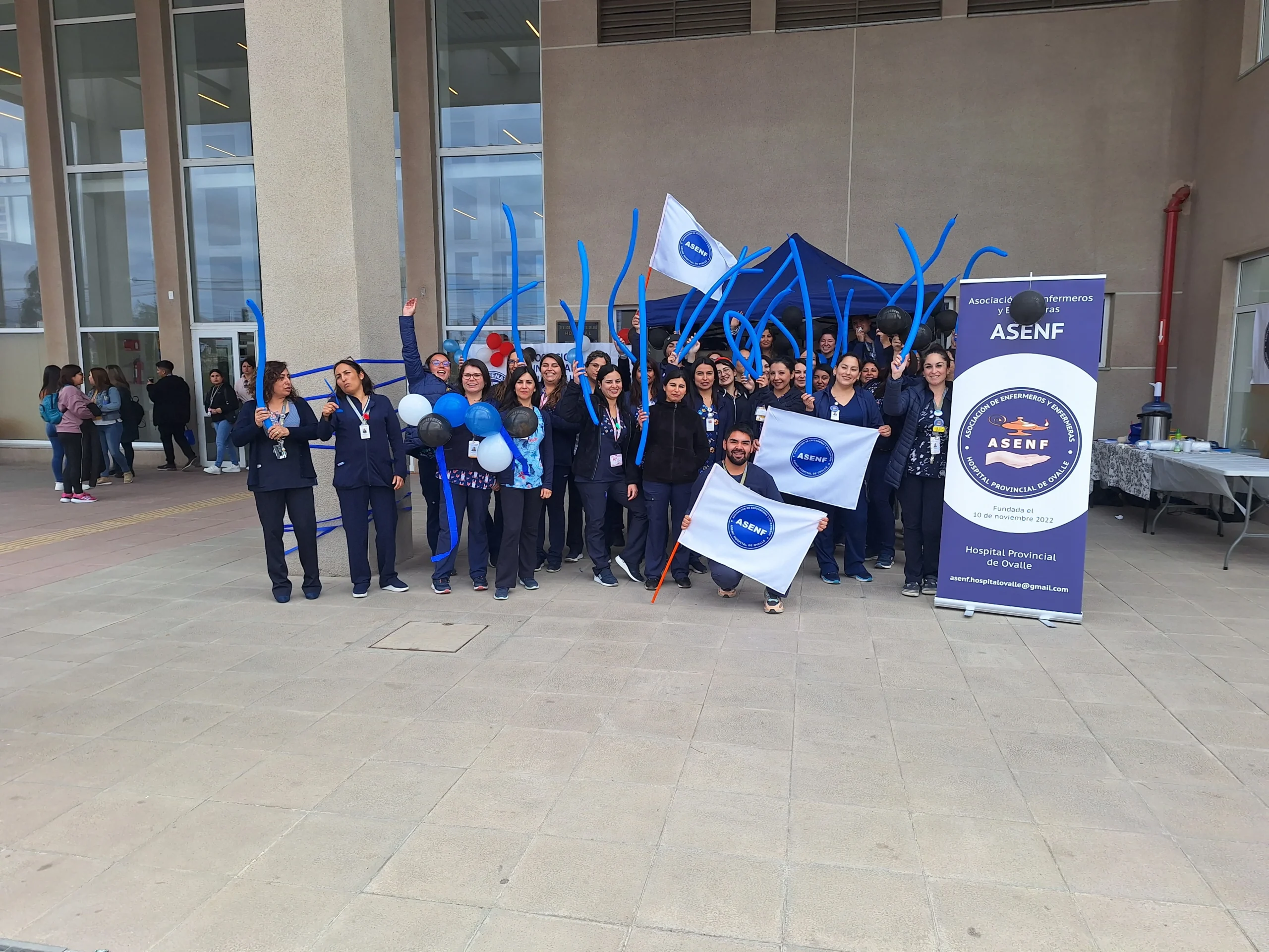 Equipo de enfermería en actividad comunitaria